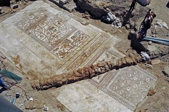 Image: crane view of the whole mosaic